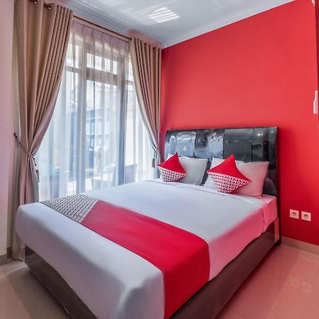 Oyo Collection O 1032 Rahayu Residence Syariah Cirebon Eksteriør bilde