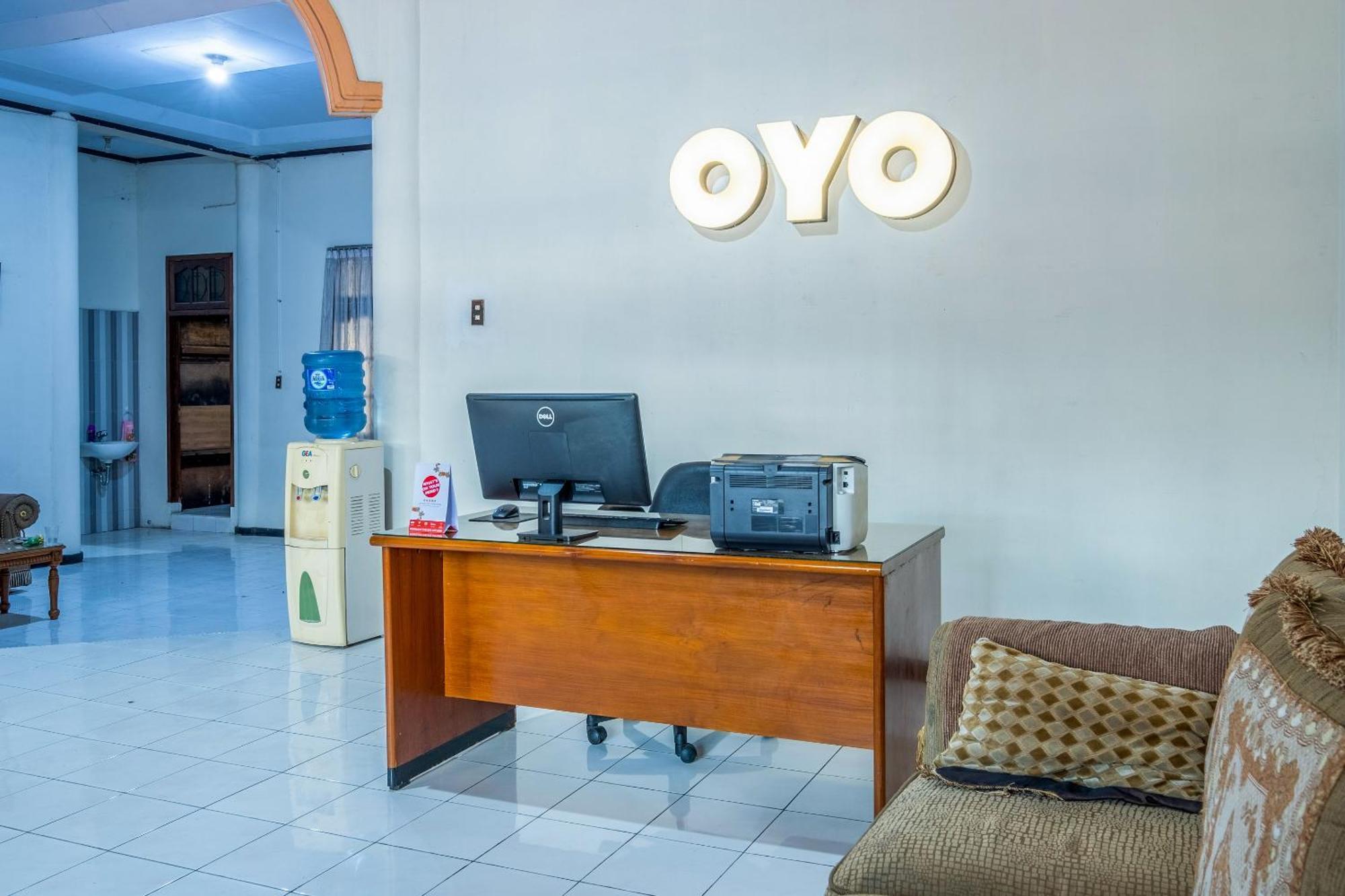 Oyo Collection O 1032 Rahayu Residence Syariah Cirebon Eksteriør bilde