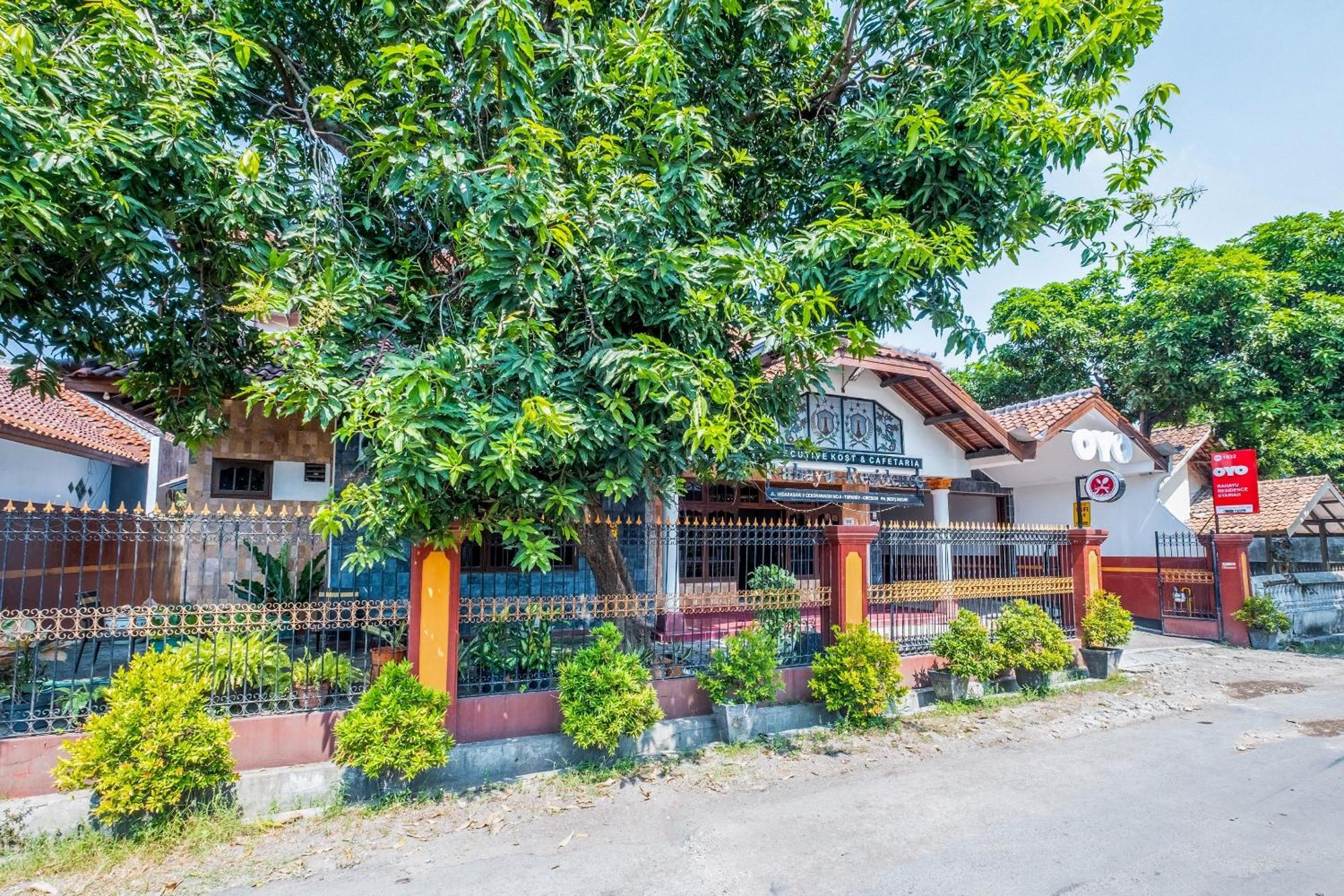 Oyo Collection O 1032 Rahayu Residence Syariah Cirebon Eksteriør bilde